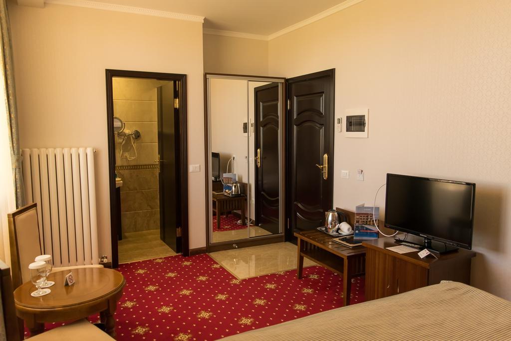 Elektra Vama Veche Hotel ภายนอก รูปภาพ